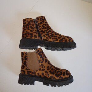 New Condition - Unbranded Leopard Print Lug Sole Ankle Boots - Size 9.5